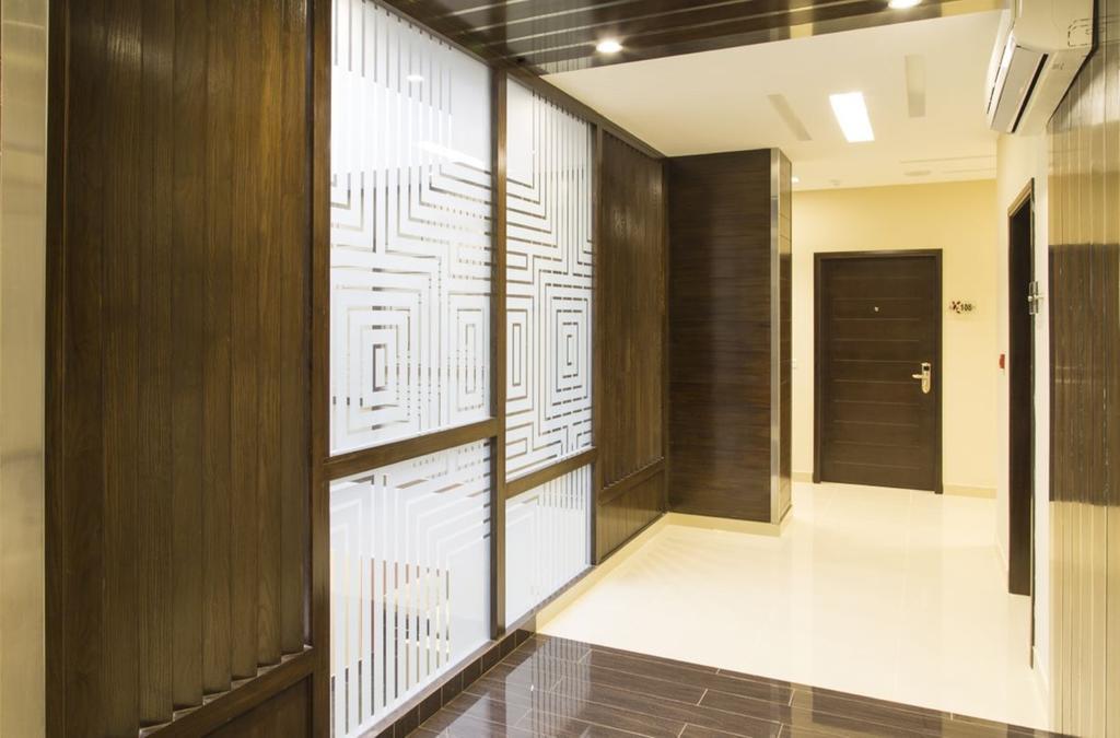 Royaute Luxury Suites And Hotel Gulberg Лахор Экстерьер фото